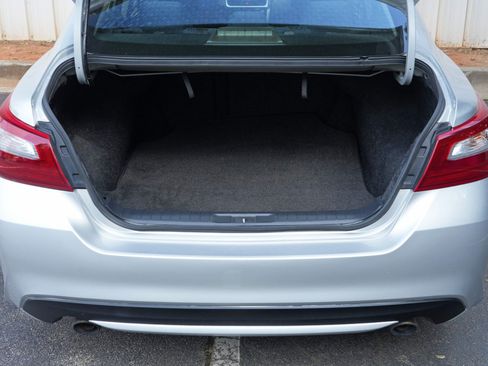 Used 2018 Nissan Altima 2.5 SV w/ 2.5 SV Technology Package FWD image 9