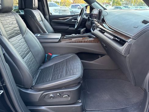 Certified 2024 Cadillac Escalade ESV Sport Platinum w/ LPO, ONYX Package AWD/4WD image 17