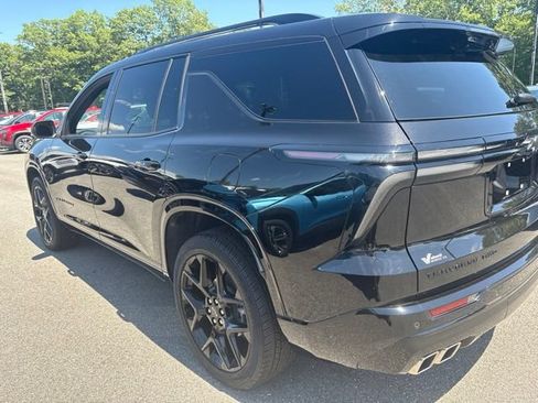 Used 2024 Chevrolet Traverse RS w/ LPO, Floor Liner Package AWD/4WD image 7