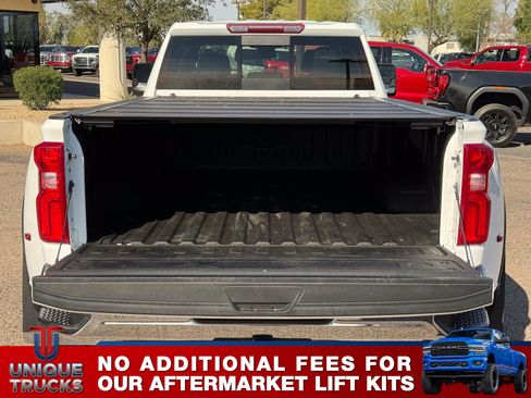 Used 2024 Chevrolet Silverado 3500 LT w/ Convenience Package image 7
