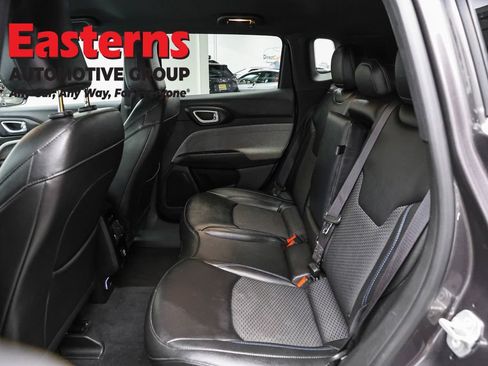 Used 2024 Jeep Compass Latitude AWD/4WD image 19