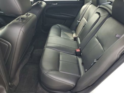 Used 2012 Chevrolet Impala LTZ FWD image 10