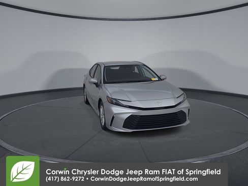 Used 2026 Toyota Camry LE FWD image 4