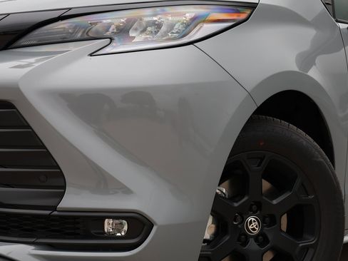 New 2026 Toyota Sienna XLE Woodland Edition image 13