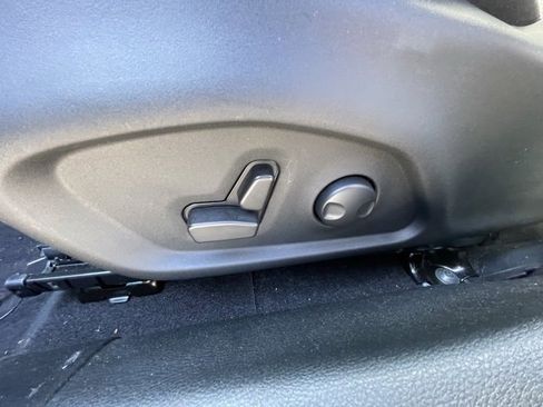 Used 2024 Jeep Compass Limited image 15