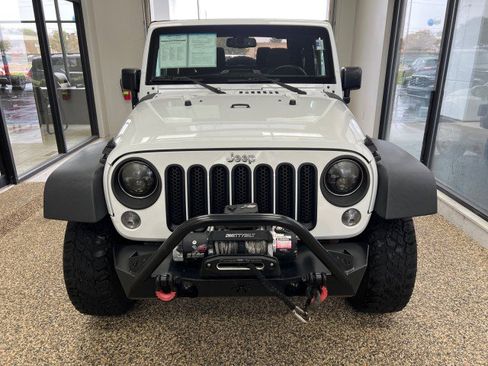 Used 2015 Jeep Wrangler Rubicon w/ Power Convenience Group image 6