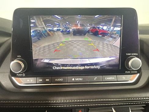 Used 2024 Nissan Rogue SV AWD/4WD image 22