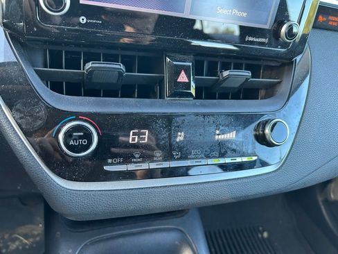 Used 2022 Toyota Corolla LE image 25