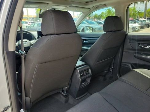 Used 2025 Honda CR-V EX image 8