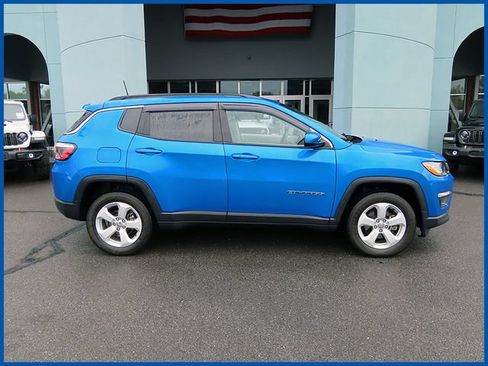 Used 2021 Jeep Compass Latitude AWD/4WD image 2