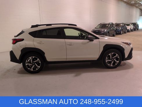 Used 2024 Subaru Crosstrek 2.0i Premium AWD/4WD image 2