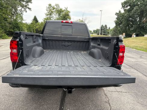 Used 2017 Chevrolet Silverado 1500 LT w/ Midnight Edition AWD/4WD image 27