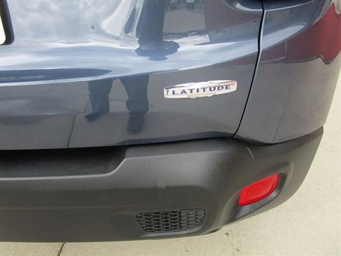 Used 2022 Jeep Renegade Latitude w/ Convenience Group image 10