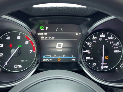 Used 2023 Alfa Romeo Stelvio Ti image 21