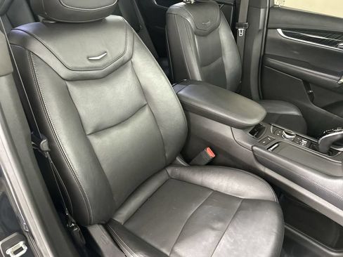 Used 2020 Cadillac XT6 Premium Luxury FWD image 29