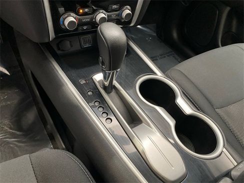 Used 2020 Nissan Pathfinder SV image 22