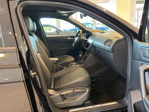 Used 2020 Volkswagen Tiguan SE R-Line AWD/4WD image 23