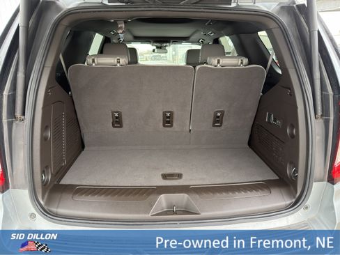 Used 2024 GMC Yukon SLT w/ SLT Premium Package image 17