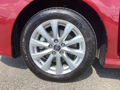 Used 2018 Toyota Camry LE w/ Convenience Package FWD image 15