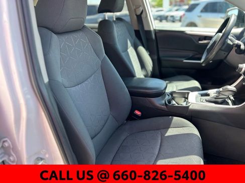 Used 2021 Toyota RAV4 XLE w/ Carpet Mat Package (TMS) image 5