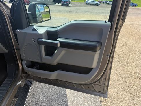Used 2019 Ford F150 XLT w/ Equipment Group 302A Luxury AWD/4WD image 31