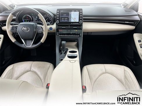Used 2019 Toyota Avalon Limited image 16