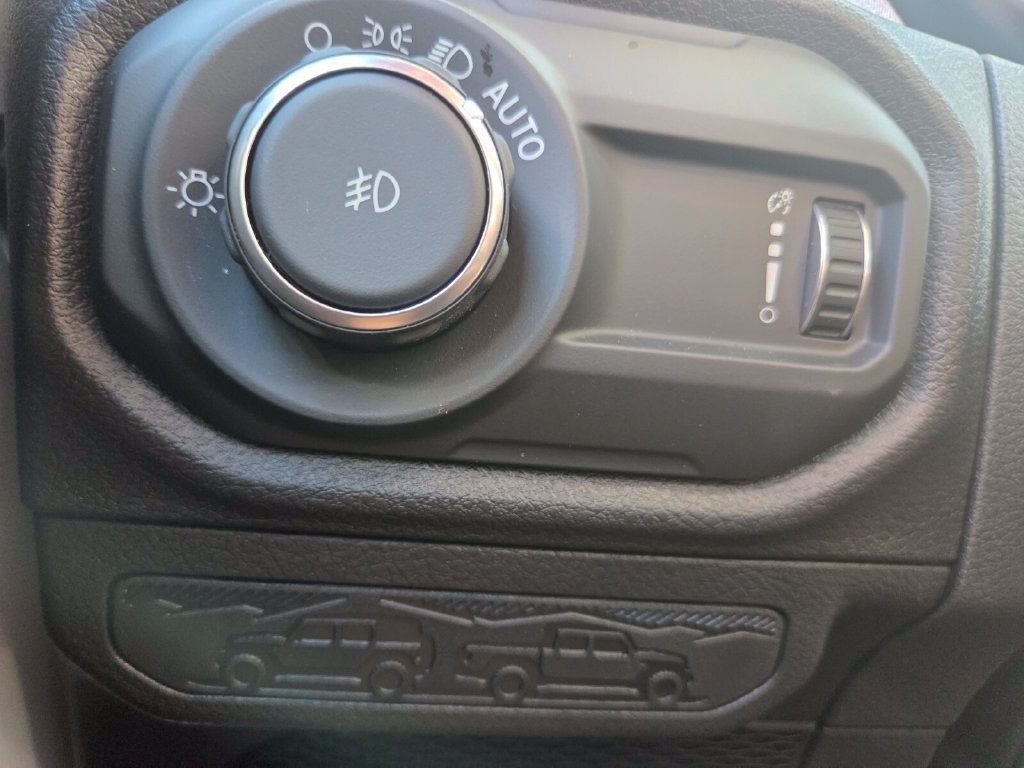 Used 2024 Jeep Wrangler Unlimited Sport AWD/4WD image 12