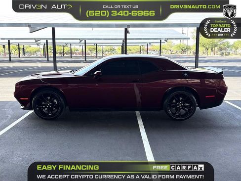 Used 2018 Dodge Challenger SXT w/ Blacktop Package RWD image 4