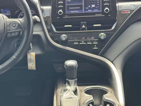 Used 2021 Toyota Camry SE image 15