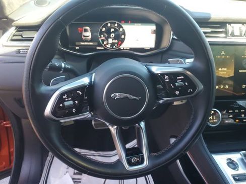 Used 2022 Jaguar F-PACE SVR image 15