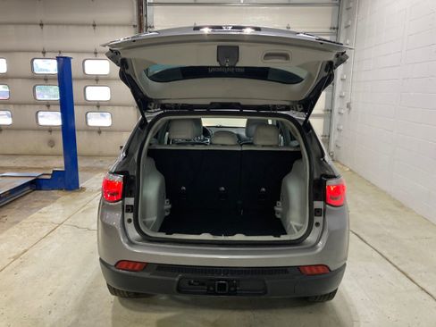 Used 2019 Jeep Compass Latitude AWD/4WD image 13