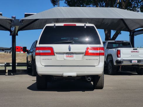 Used 2014 Lincoln Navigator L 2WD image 6