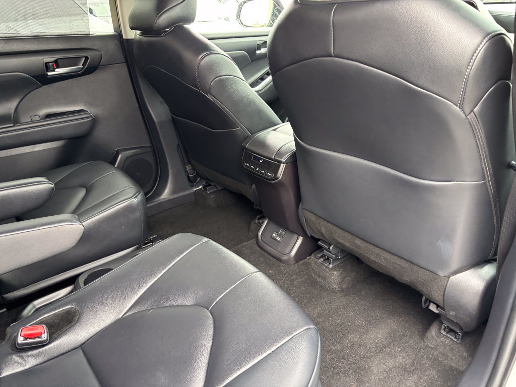 Used 2026 Toyota Highlander XLE AWD/4WD image 45