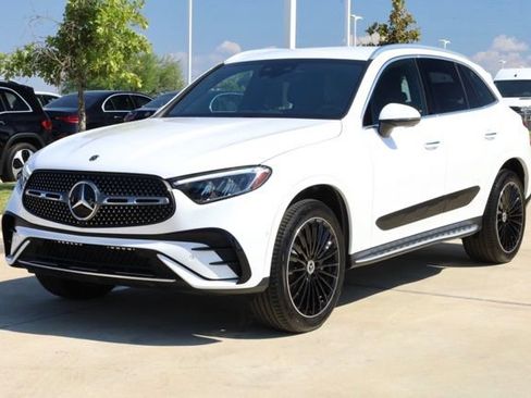Used 2025 Mercedes-Benz GLC 300 4MATIC image 5