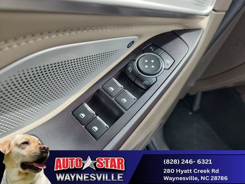 Used 2020 Ford Explorer Platinum w/ Premium Technology Package AWD/4WD image 13