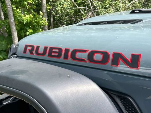 Used 2025 Jeep Wrangler Unlimited Rubicon AWD/4WD image 11