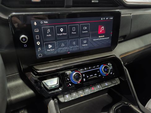 Used 2025 GMC Sierra 2500 AT4 w/ AT4 Premium Plus Package AWD/4WD image 12