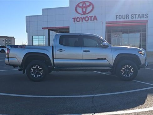 Used 2022 Toyota Tacoma TRD Off-Road image 5