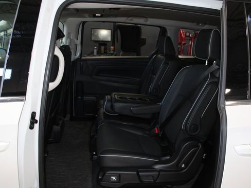 Used 2025 Honda Odyssey Elite image 16