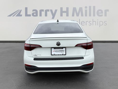 Used 2024 Volkswagen Jetta Sport FWD image 5