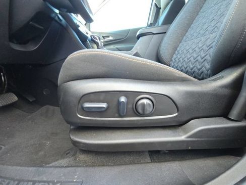 Used 2024 Chevrolet Equinox LT FWD image 16