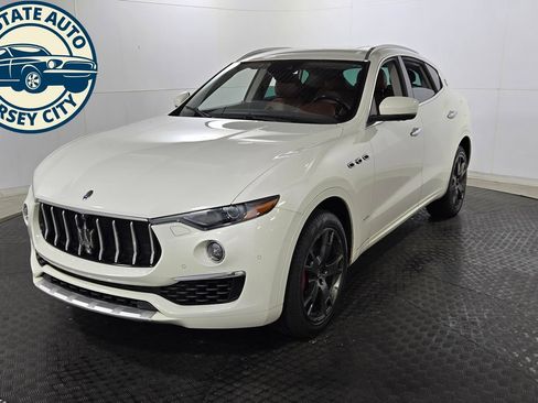 Used 2019 Maserati Levante GranLusso AWD/4WD image 3
