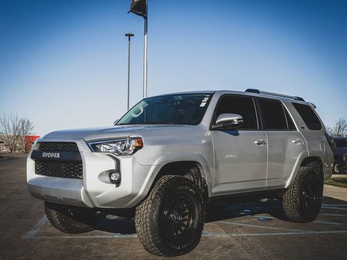 Used 2023 Toyota 4Runner SR5 Premium image 24