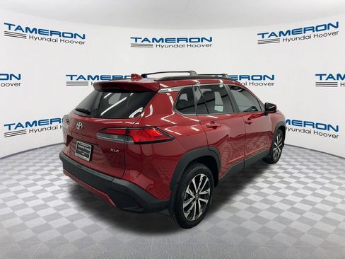 Used 2024 Toyota Corolla Cross XLE FWD image 5