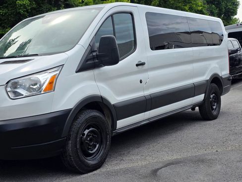 Used 2017 Ford Transit 350 XLT RWD image 3