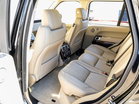 Used 2017 Land Rover Range Rover HSE image 35