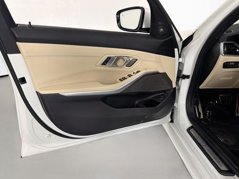 Used 2021 BMW 330i Sedan w/ M Sport Package RWD image 21