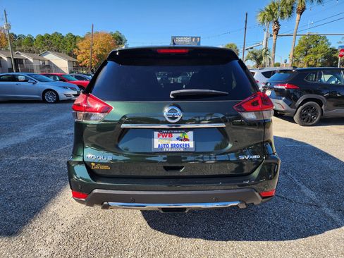 Used 2020 Nissan Rogue SV image 4