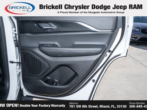 New 2025 Jeep Grand Cherokee Laredo X image 9