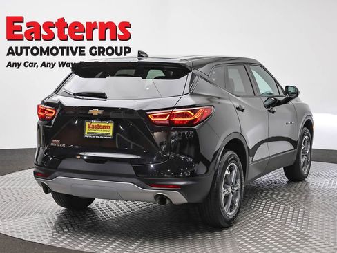 Used 2025 Chevrolet Blazer LT FWD image 5